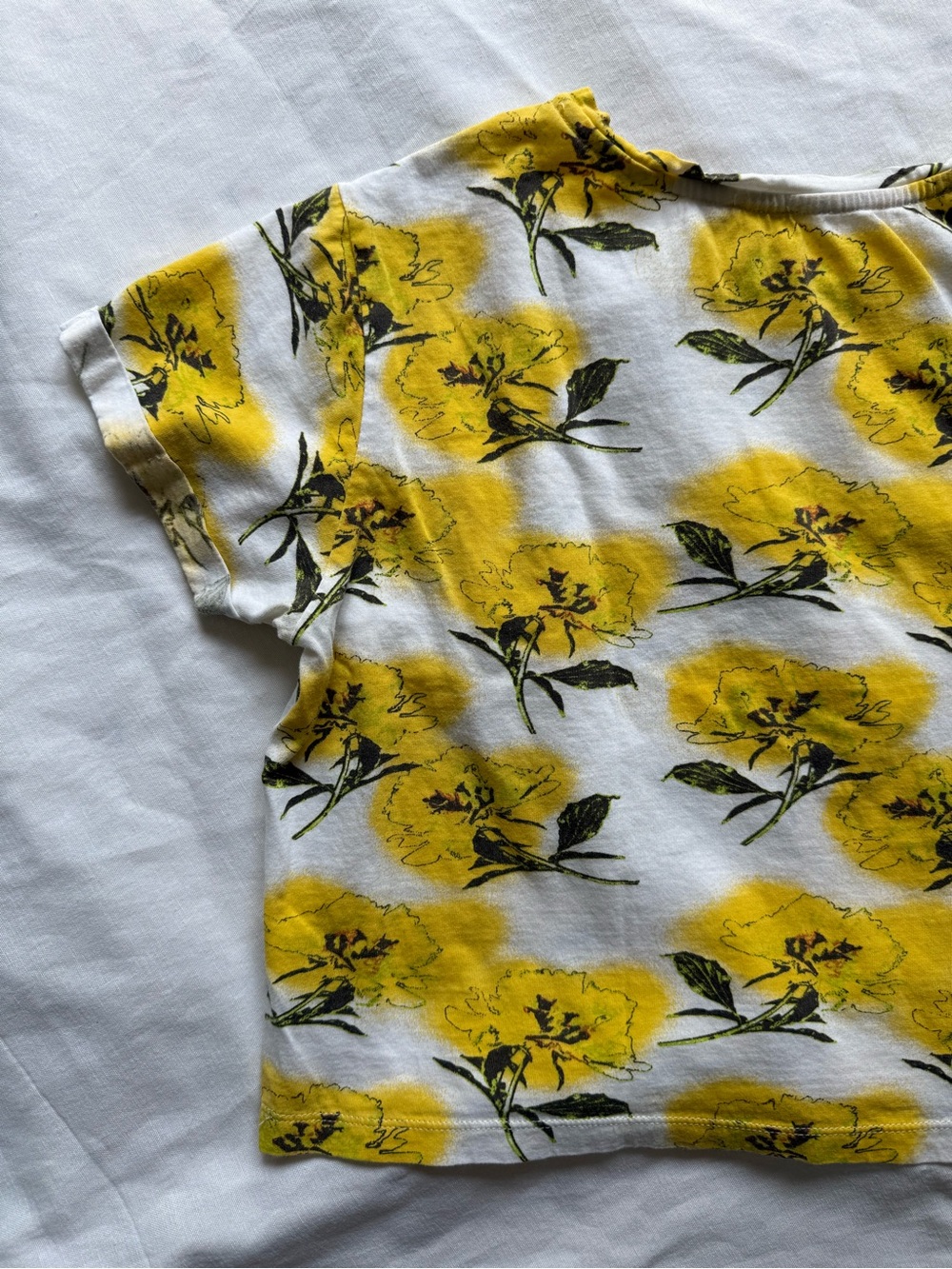 XS ASOS Yellow & White Floral Short Sleeve Cropped Tee Cuffed Sleeves US Size 2 - Picture 3 of 12